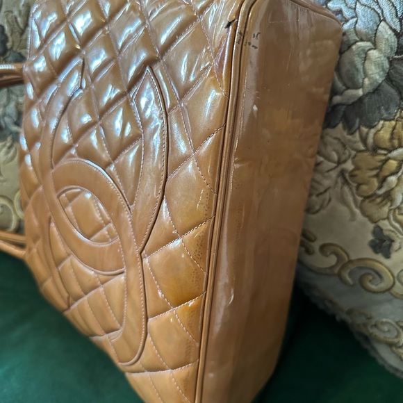 🟠Authentic Patent Mediallion Chanel bag 🟠 - Picture 6 of 7